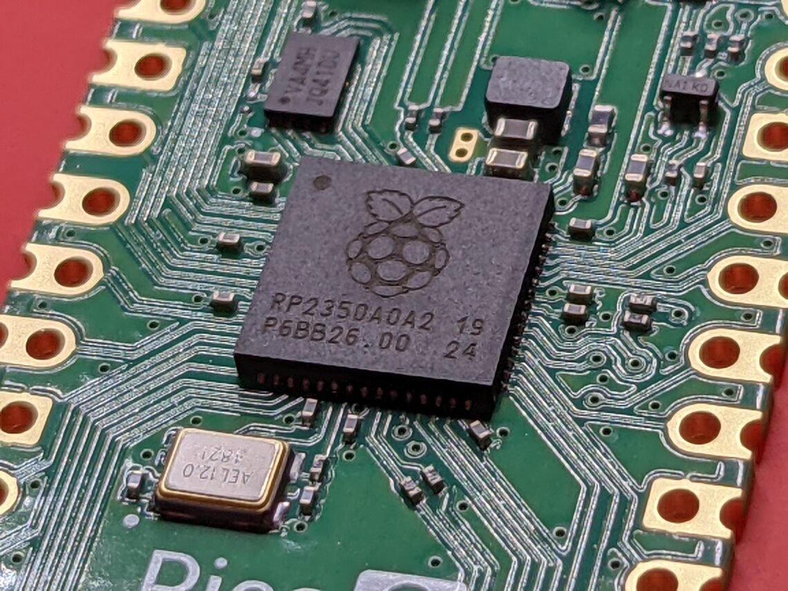 프로그래머블 다각도 조명으로 미세 크랙을 검출하는 PCB 표면