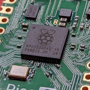 프로그래머블 다각도 조명으로 미세 크랙을 검출하는 PCB 표면